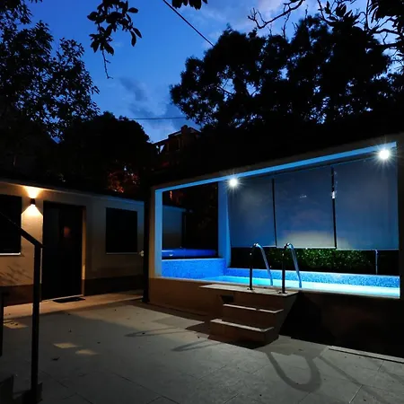 Luxury Roza Villa