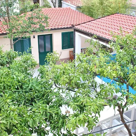 Luxury Roza فيلة سبليت